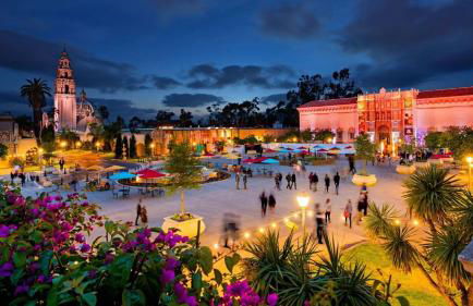 Entire Private Studio with 1 King Bed, Full Kitchen, Gated Yard, Available Now - Foto 48