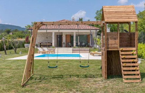 Amazing Home In Strped With Wifi - Photo 10