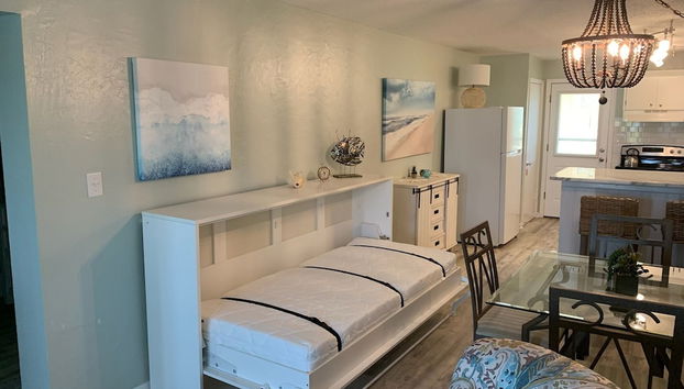 Venus 206 is a 1 BR on Okaloosa Island steps from the pool and easy beach access by RedAwning - Foto 3, Habitación