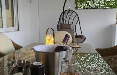 Oasis Grand House-large balcony with sea view - Photo 33