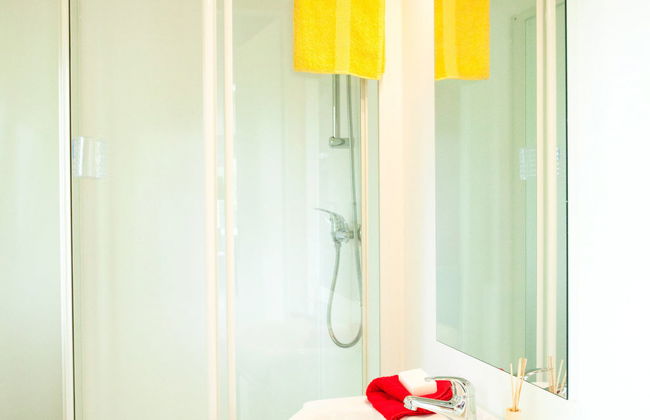 Cozy Chalet With Dishwasher on a Holiday Park - Foto 16