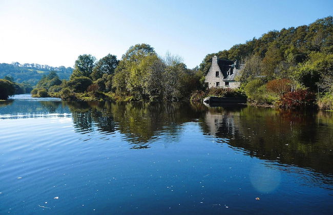 Mill in Brittany by River Aulne With Kayaks - Foto 62