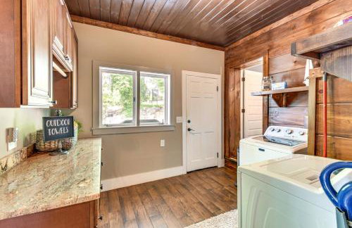 Hot Tub, Dock, Lakefront Luxe Six Mile Retreat - Foto 25