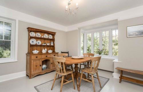 Wonderful thatched cottage in the New Forest National Park - Photo 10