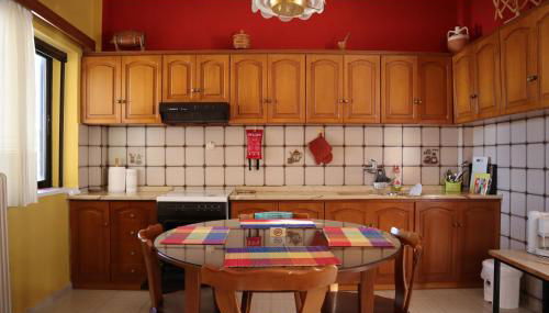 Fofi's Place - Photo 3, stove