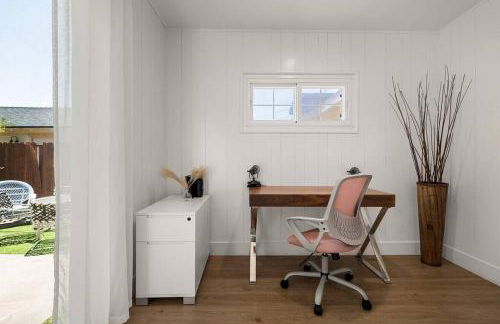 1970s Style Cozy Home with Fireplace Yard and Hot Tub - Foto 2