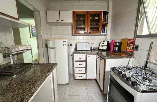 Apartamento com vista pro mar no Centro de Ubatuba - com estacionamento 2 quartos e cozinha completa - Foto 26