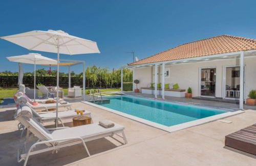 Madini Luxury Villa with free Pool Heating - Foto 4