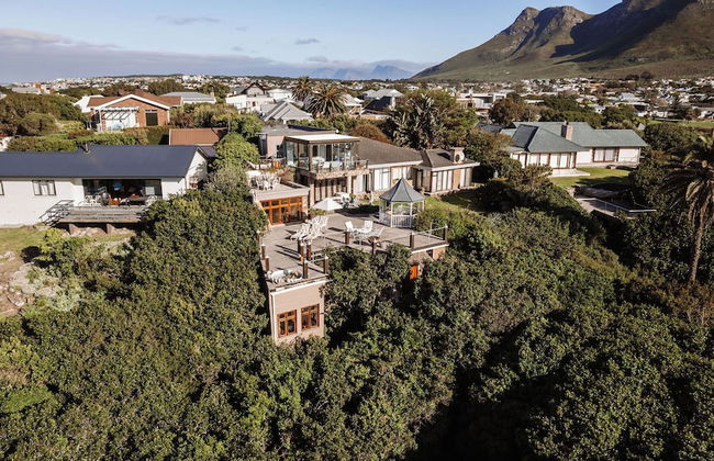 Kennedy's Beach Villa - Photo 1