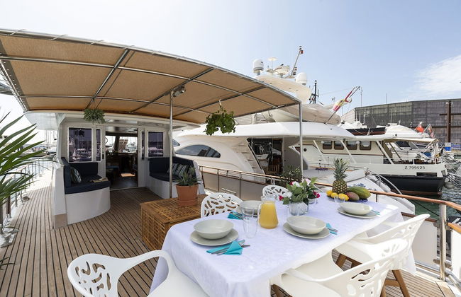 Luxury Boat in Port Forum - Photo 1