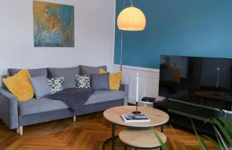 BELLA - Business&Family - 2 Zimmer direkt neben Schloß, Parkplatz, SmartTV, Netflix, Waschmaschine, 24h Checkin, 71qm, Kingsizebett, Hotelbettwäsche - Foto 2