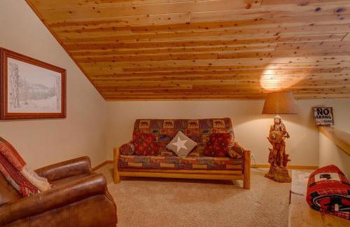 High Country Lodge by Tahoe Getaways - Tahoe Donner 4BR w Hot Tub, Air Conditioning, EV, HOA, Shuffleboard and Horse Shoe Pit - Foto 8