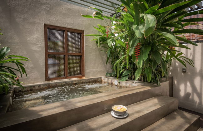 Ishq Colombo - Photo 36