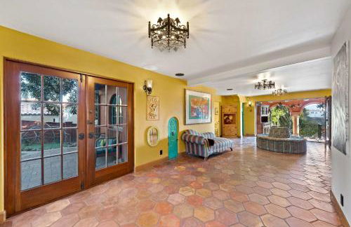 Skyline and Bay Views Spanish Villa Pool and Hot Tub - Foto 48