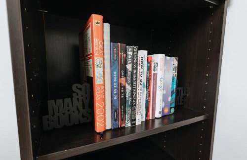 Grade II Mill Townhouse in Leeds with Free Parking which Sleeps 6 - Photo 51