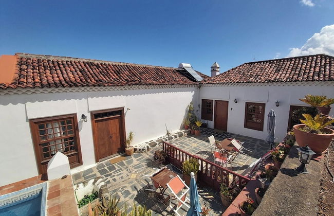 Villa-sleeps4-parking-garden-pool-nearairport - Foto 14