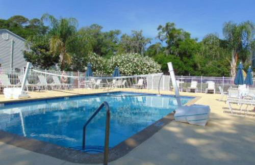 H5 close to the front pool and clubhouse downstairs by lake - Foto 2