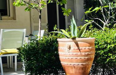 "Saint-Tropez" Superbe appartement avec Terrasse Jardin et Parking privé - Photo 21