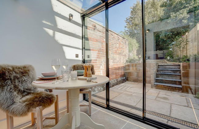 Luxury 1 bed Cottage With hot tub and log Burner - Foto 13