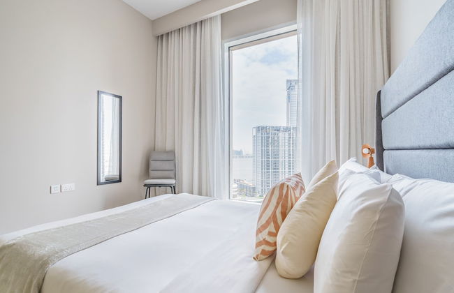 Fancy Apartment With Mesmerizing Canal Views - Photo 6