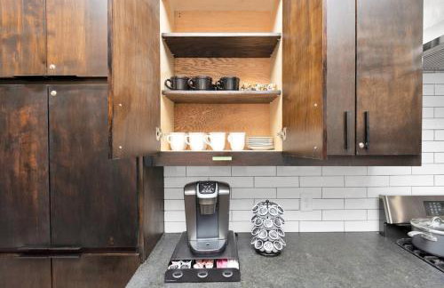 Houston's Downtown Bloom House - Spacious Floral Escape for Groups - Foto 71