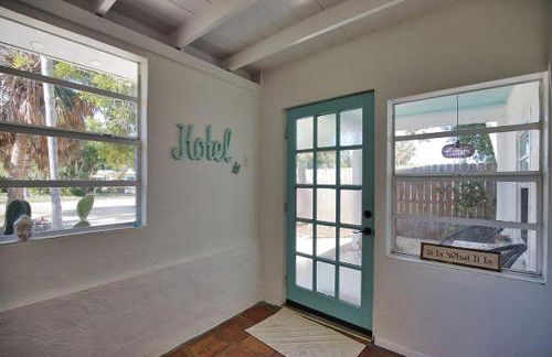 Pet Friendly & Firepit Minutes to Beach Sleeps 6 - Foto 62