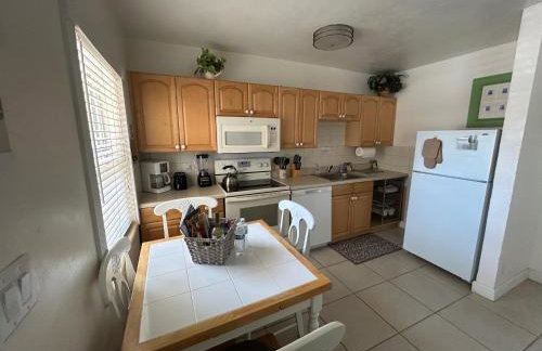 Bahama Beach Club Pompano - Fort Lauderdale - Charming and Cozy Studios & Apartments close to Beach with heated Pool - Photo 155