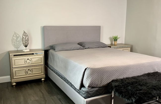 Texas Hold-em Duplex- 3BR Free Parking - Foto 5