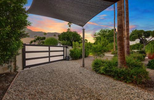 Ultra Luxury Resort Like Compound Pool, Spa, Fire Pit- Close to Everything- 4BD/2.5BTH - Foto 44