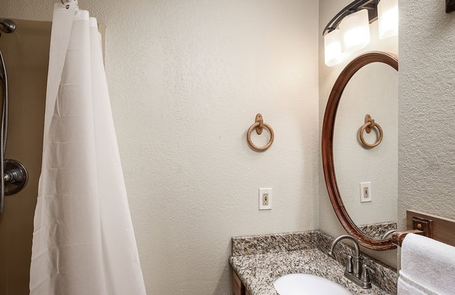 Midtown Riverfront by Ruidoso Vacation Rentals - Foto 71