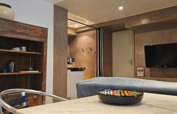 Le Clos Saint Jean, vue Cité, piscine et parking - Foto 43