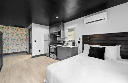 The Neon Elm Hotel - Foto 72