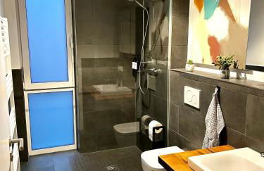 LITELIVING Cozy Suite - Sauna - Balkon - Parken - BBQ - Modern & Gemütlich - Foto 3