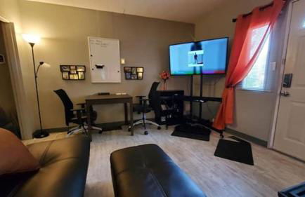 Cozy Cottages across from the Food Trucks of Aloha mall - Foto 6