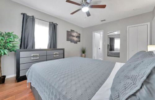 Family & Pet Friendly Getaway with Porch Fire Pit & Yard - Foto 31