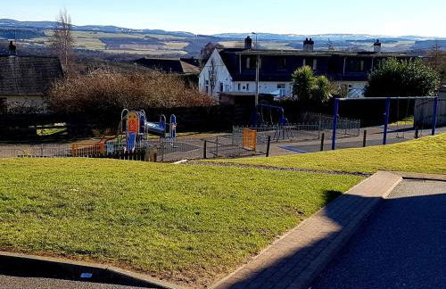 Hill View 2 bedroom free parking - Photo 35