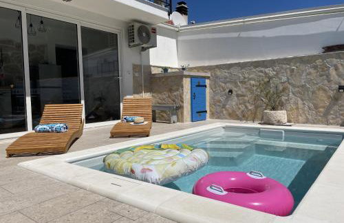 Holiday Home Cherry with pool - Photo 1