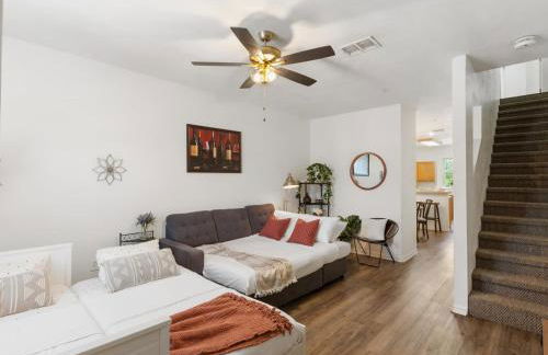 Convenient & Inviting - Fully-Equipped 2BD Condo - Foto 17