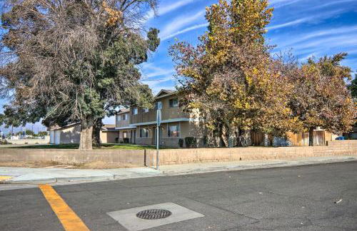 Central Bakersfield Townhome with Private Patio - Foto 32