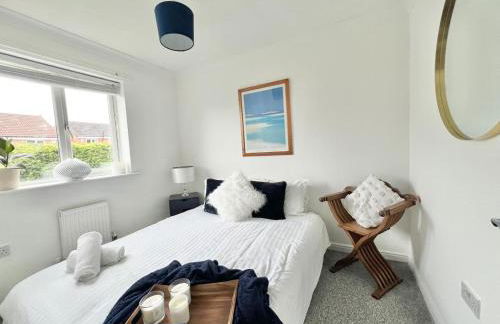 Contemporary 4-Bed home for Contractors & Families - Foto 9