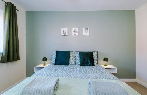 3 Bedroom Semi-Detached Home Sleeps 5 with Driveway - Foto 3