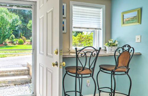 Quaint and Convenient! Cape Cod Apt Near Canal - Foto 11