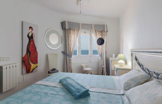 1 Line Beachfront Apartment With Stunning sea View - Foto 2