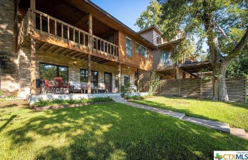 5BR 3.5BA Waterfront Boat, Dock and Kayaks, Lake McQueeney by Austin Vacay - Foto 48