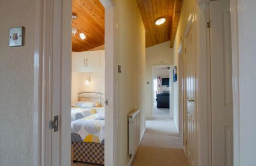 Finest Retreats - Whitsand Bay Lodge - Photo 28