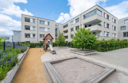 EXQUIS 2BR Design Apartment LOUIS I Parking I Balcony I Mercedes-Benz I Family-friendly - Foto 22