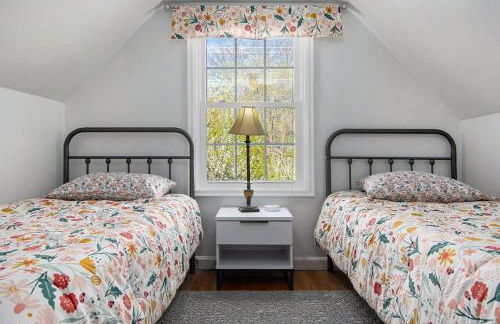 Bright & Stylish 4BR Spot - Close to Downtown Fun - Foto 40