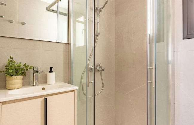 Sanders Eduardovich Limassol - Foto 56