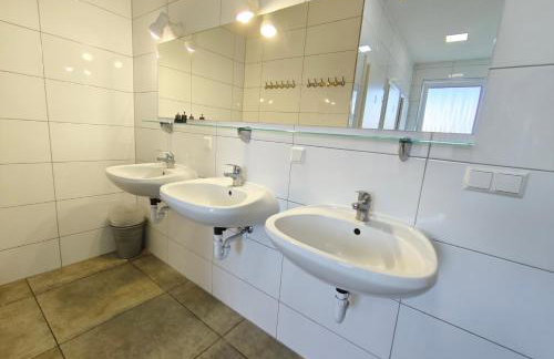 Spacious Worker Apartments with Rooftop Terrace - Up to 21 Guests - Foto 19