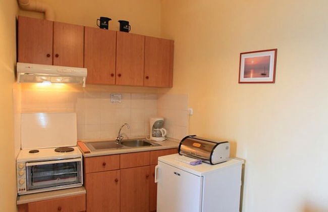 Dolphin Studio Swimming Pool Walk to Beach Sea Views A C Wifi Car Not Required - 559 - Foto 33